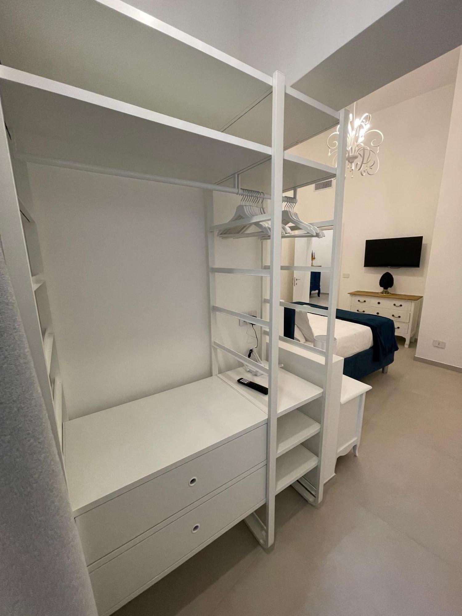 Appartement Palazzo Boccapianola à Bari Extérieur photo